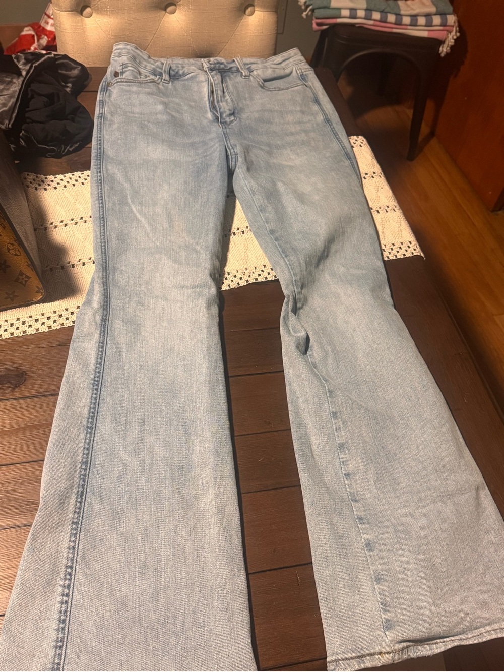 Judy Blue Women's Light Wash Flare Jeans - Light Blue Regular length 11/30